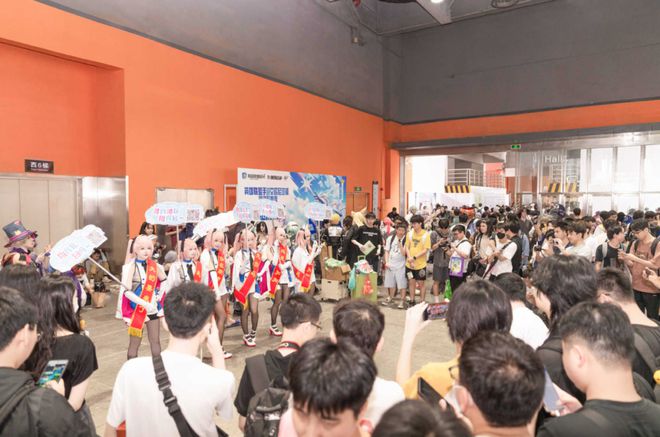 蓝航线》的线下活动就跟回家了一样ag真人平台第一游戏每次参加《碧(图6)